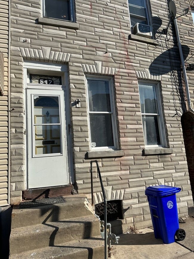 547 Moss St in Reading, PA - Building Photo - Building Photo
