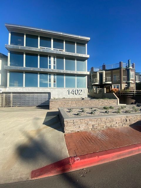 La Reina Apartments in Redondo Beach, CA - Building Photo - Building Photo