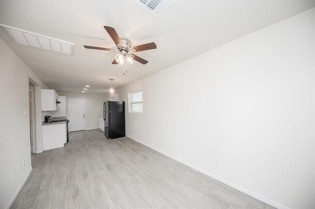 5044 Mallow St in Houston, TX - Building Photo - Building Photo