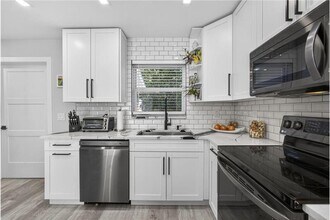 2388 S Wallen Dr in West Palm Beach, FL - Building Photo - Building Photo