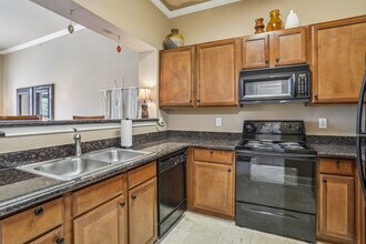 6765 Corporate Blvd, Unit The Mod Loft in Baton Rouge, LA - Foto de edificio - Building Photo