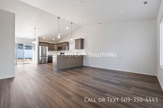 422 N Washington St in Moses Lake, WA - Building Photo - Building Photo