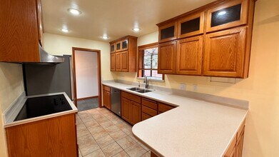 801 Grant Ave S in Renton, WA - Building Photo - Building Photo