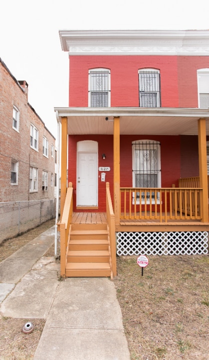 627 Dumbarton Ave Photo