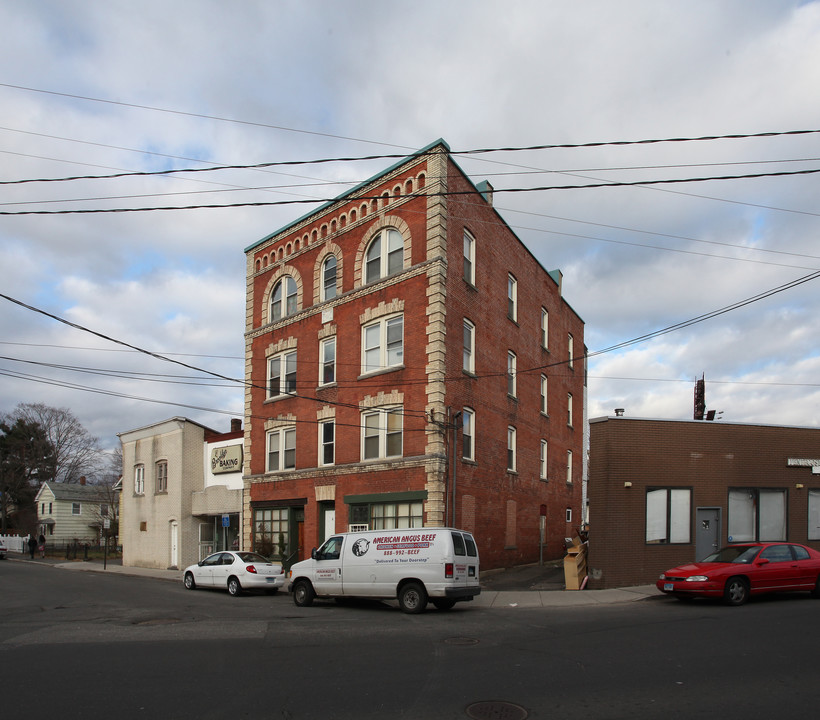 4-6 John St in Waterbury, CT - Building Photo