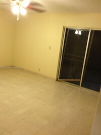 4063 SW 51st St, Unit B in Fort Lauderdale, FL - Foto de edificio - Building Photo