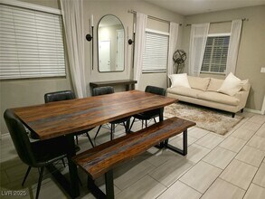 458 Lost Horizon Ave in Henderson, NV - Building Photo - Building Photo