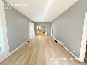 1106 Tuscarora St in Windsor, ON - Building Photo - Building Photo