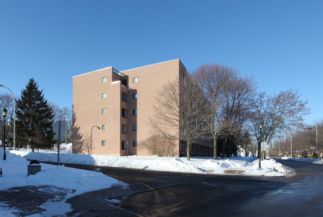 Towpath Manor in Palmyra, NY - Building Photo