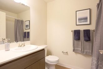 Acero West Salem in Salem, OR - Foto de edificio - Interior Photo