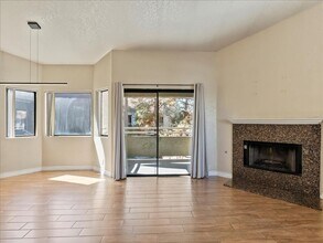 5052 S Rainbow Blvd in Las Vegas, NV - Building Photo - Building Photo