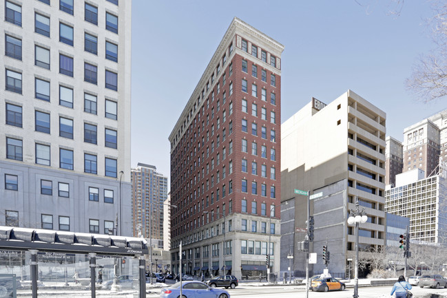 888 S Michigan Ave in Chicago, IL - Building Photo - Building Photo