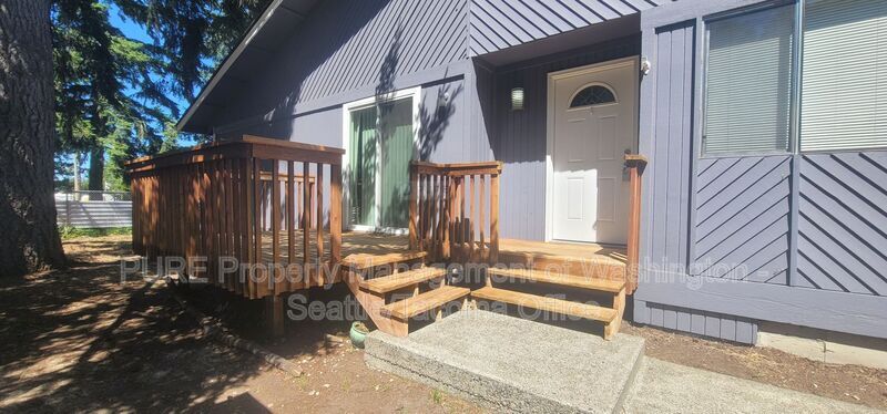8104 N Bicentennial Lp SE in Olympia, WA - Building Photo