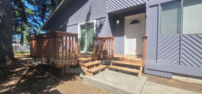 property at 8104 N Bicentennial Lp SE