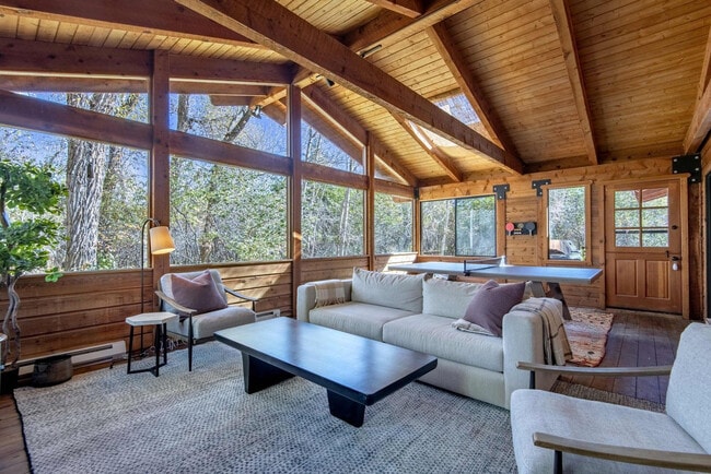 529 Quaking Aspen Dr in Driggs, ID - Building Photo - Building Photo