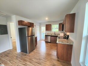 109 2nd St in Greenville, SC - Building Photo - Building Photo