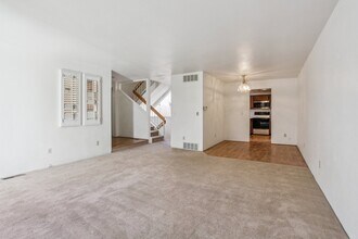 1050 S Monaco Pky, Unit 127 in Denver, CO - Building Photo - Building Photo