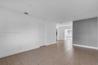 3171 NW 16th St in Fort Lauderdale, FL - Building Photo - Building Photo