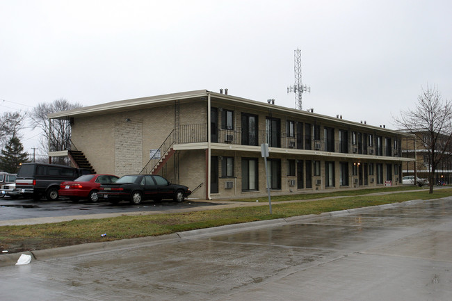 Knox Avenue Apartments in Oak Forest, IL - Building Photo - Building Photo