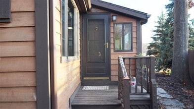 251 Candlewood Lake Rd in Brookfield, CT - Building Photo - Building Photo