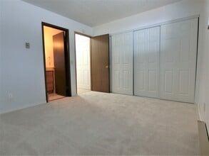 5842 NE 75th St, Unit C107 in Seattle, WA - Foto de edificio - Building Photo