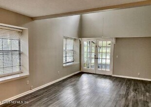 8038 Copperfield Cir S in Jacksonville, FL - Building Photo - Building Photo