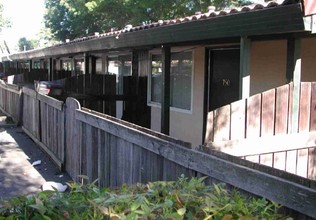 Roseland Apartments in Santa Rosa, CA - Building Photo - Building Photo