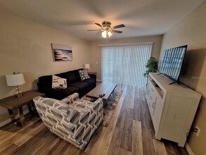 3255 S Beneva Rd in Sarasota, FL - Foto de edificio - Building Photo