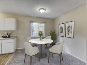 Peaks at the Park in Reno, NV - Foto de edificio - Building Photo