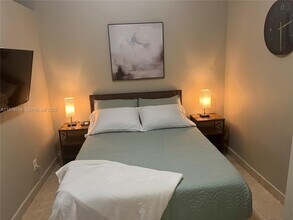 1949 NE 179th St in North Miami Beach, FL - Building Photo - Building Photo