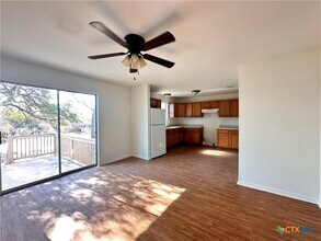 1501 Earle St in San Marcos, TX - Building Photo - Building Photo