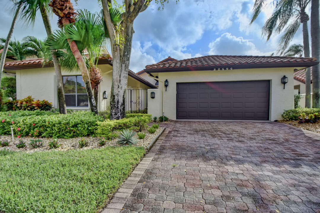 22595 Esplanada Cir in Boca Raton, FL - Building Photo