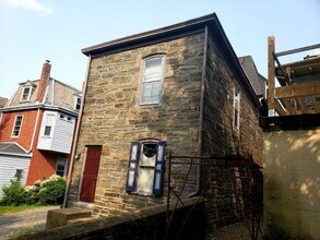 105 Bethlehem Pike, Unit 2F in Philadelphia, PA - Building Photo - Building Photo