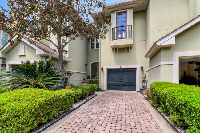 property at 27 Seagrass Landing Ct
