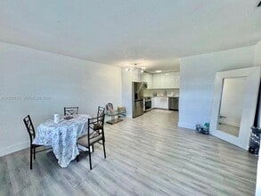 19122 NW 36th Ave in Miami Gardens, FL - Building Photo - Building Photo