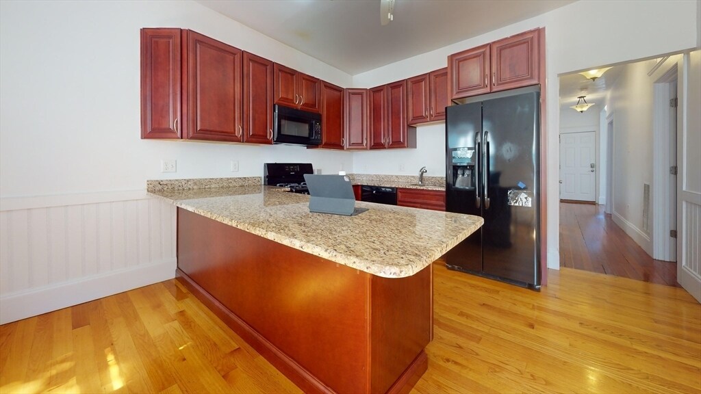 10 Cherokee St in Boston, MA - Building Photo