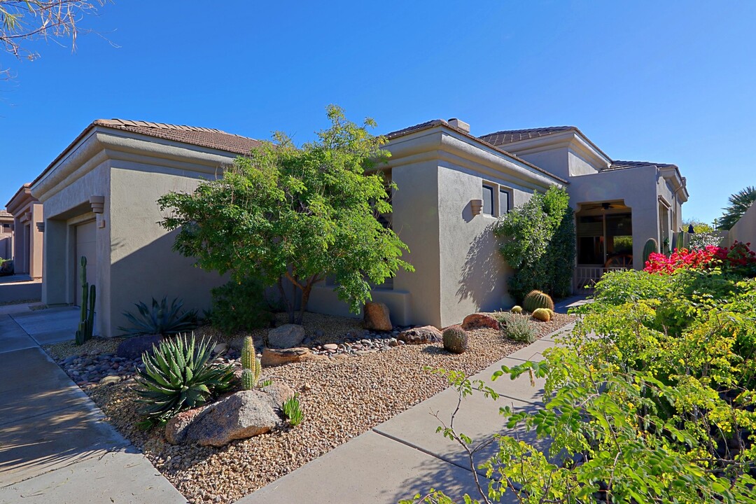 6747 E Eagle Feather Rd in Scottsdale, AZ - Building Photo