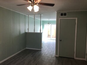 1045 Tallow Tree Ln in Harvey, LA - Building Photo - Building Photo
