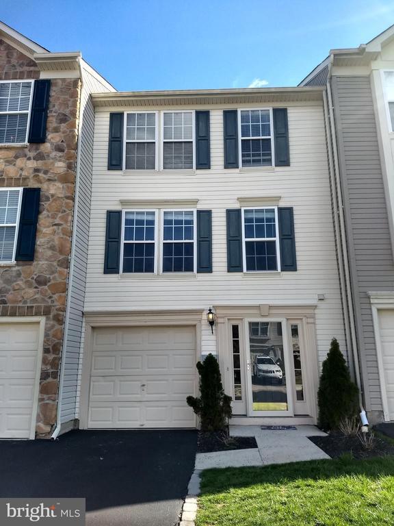 property at 213 Windsor Ct