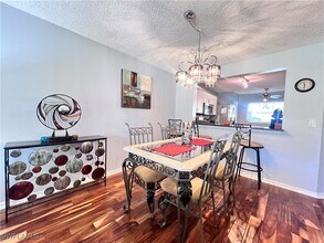 717 Landover Cir in Naples, FL - Building Photo - Building Photo