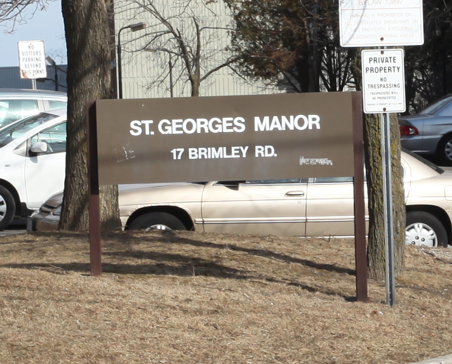 St George Manor in Toronto, ON - Building Photo