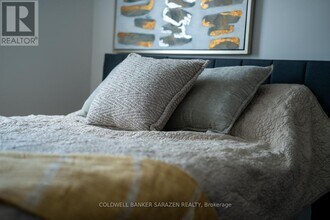 994 Bronson Ave in Ottawa, ON - Building Photo - Building Photo