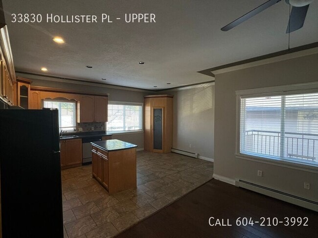 33830 Hollister Pl in Mission, BC - Building Photo - Building Photo