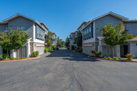 Blairwood Condominiums in Carmichael, CA - Building Photo - Building Photo