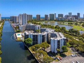 3401 N Country Club Dr, Unit 16 in Miami, FL - Building Photo