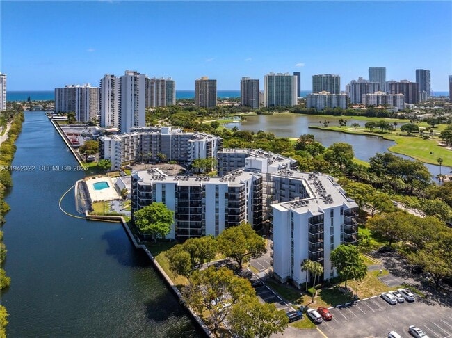 property at 3401 N Country Club Dr