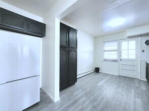 61-33-61165 165th St in Queens, NY - Foto de edificio - Building Photo