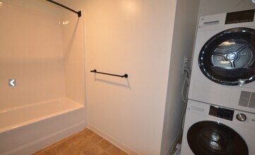 101 Brighton Ave, Unit 2 in Boston, MA - Foto de edificio - Building Photo