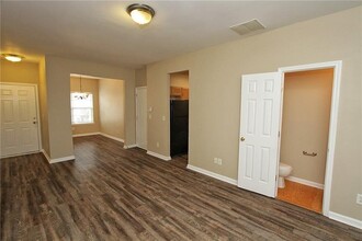 4739 Autumn Rose Trail in Oakwood, GA - Building Photo - Building Photo