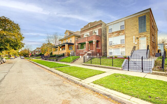 7946 S Peoria St-Unit -Apt B in Chicago, IL - Building Photo - Building Photo